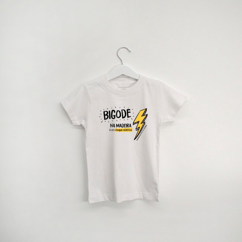t-shirt criança “Bigode na Madeira é…”